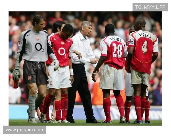 [国际足球]“二门”扑两点 十人曼联淘汰阿森纳.